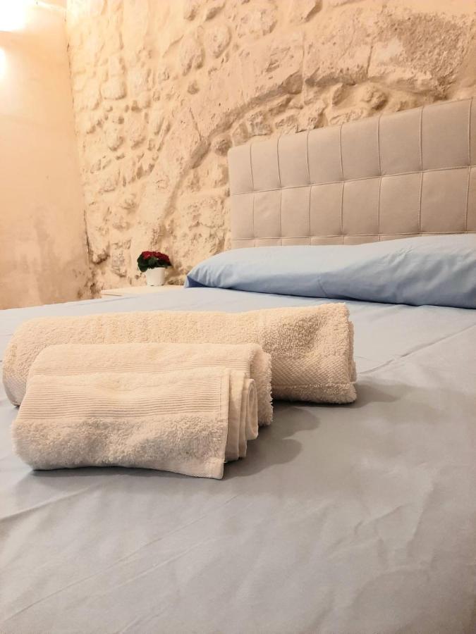 Dimora Salentina Via Scarambone Lecce Apartment Bagian luar foto