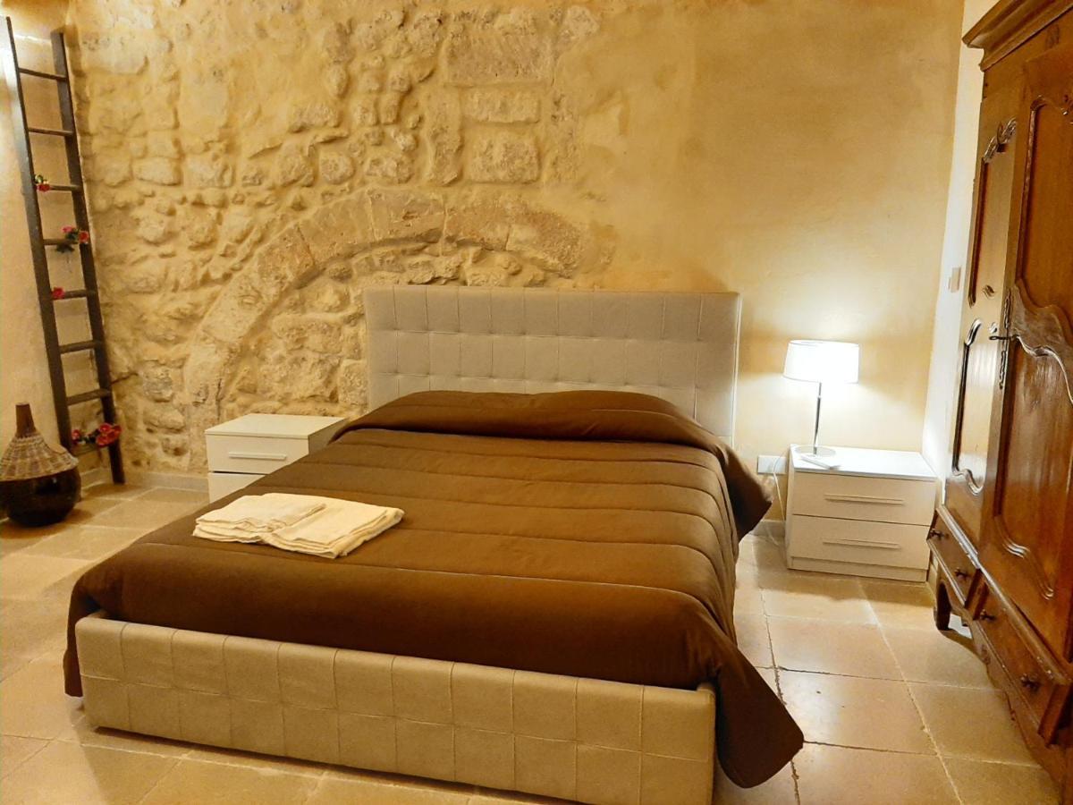 Dimora Salentina Via Scarambone Lecce Apartment Bagian luar foto