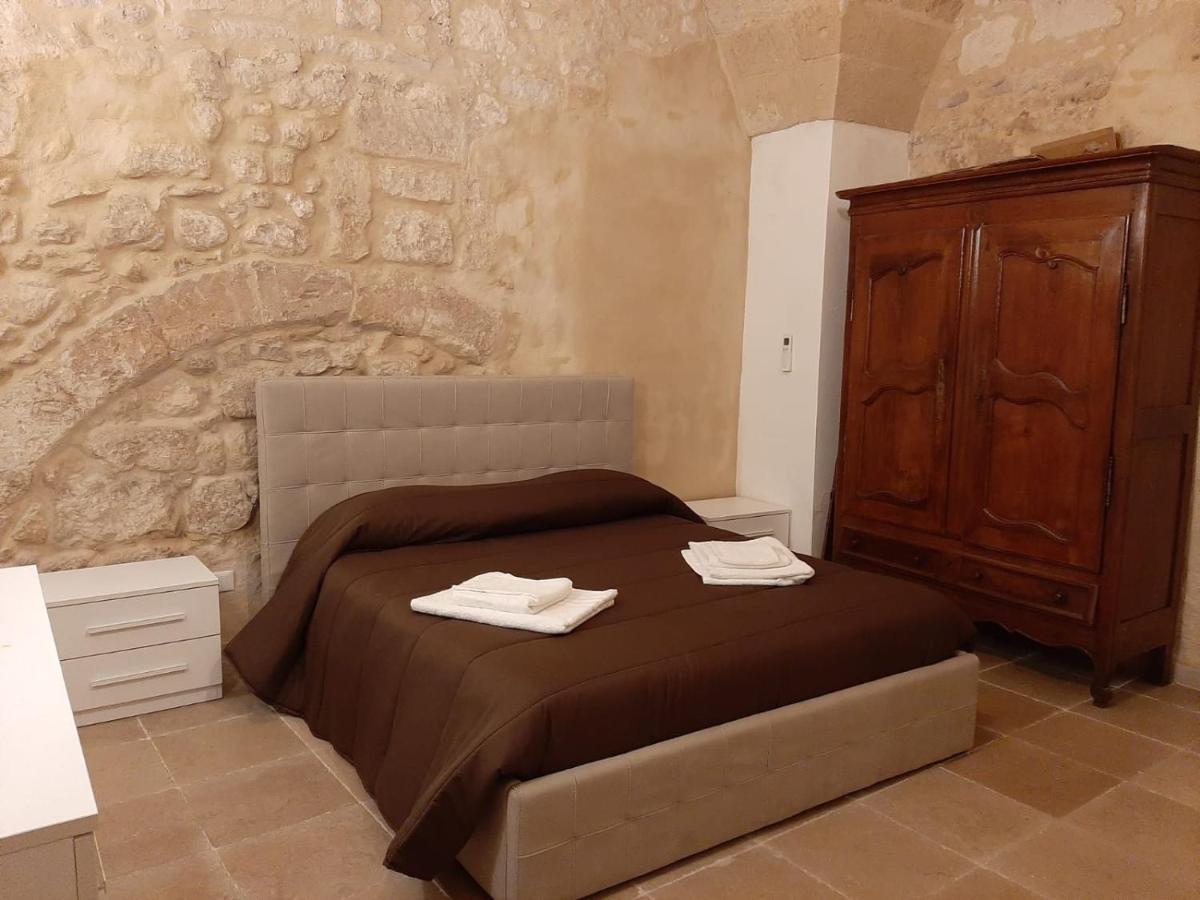 Dimora Salentina Via Scarambone Lecce Apartment Bagian luar foto