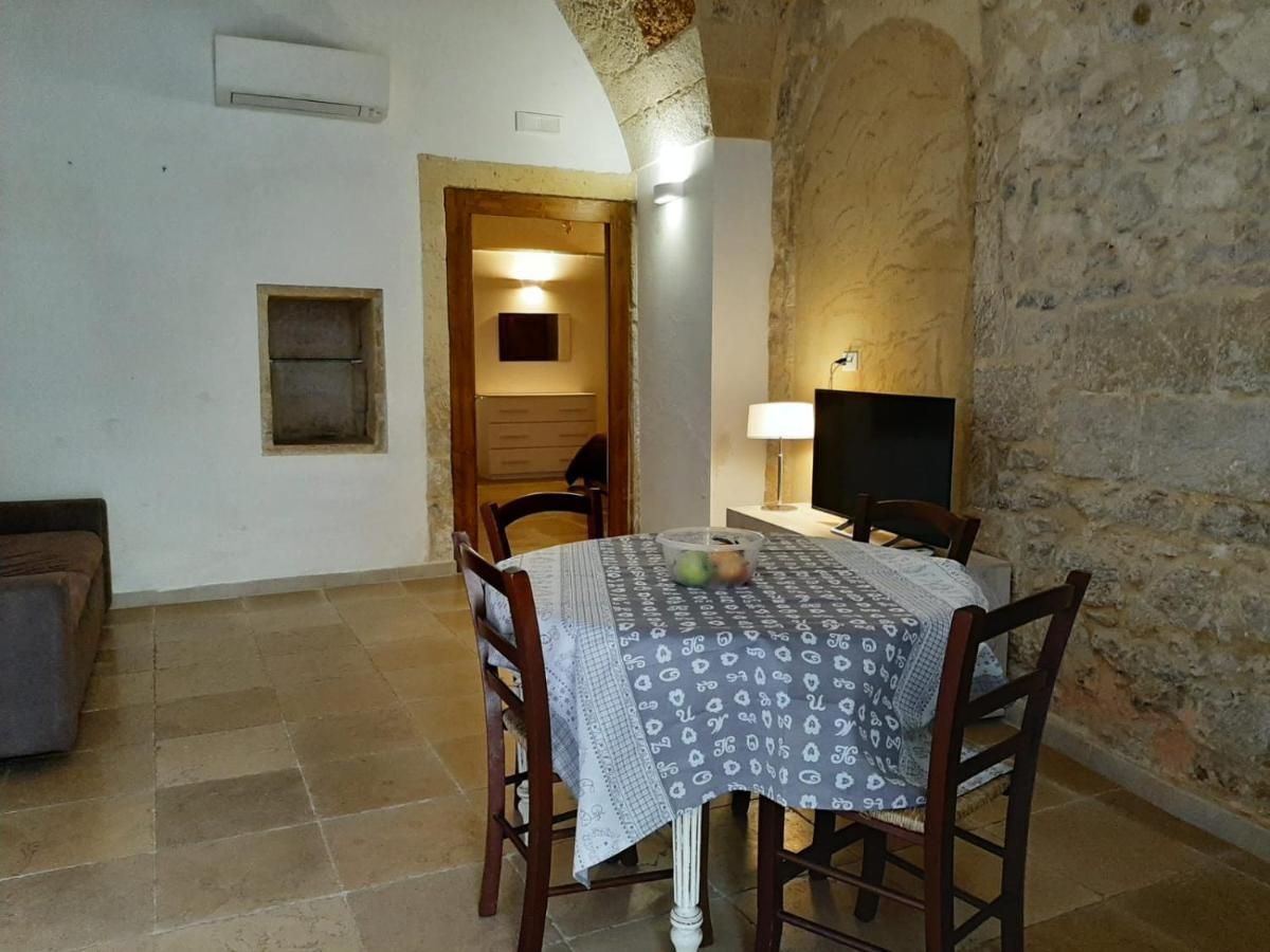 Dimora Salentina Via Scarambone Lecce Apartment Bagian luar foto